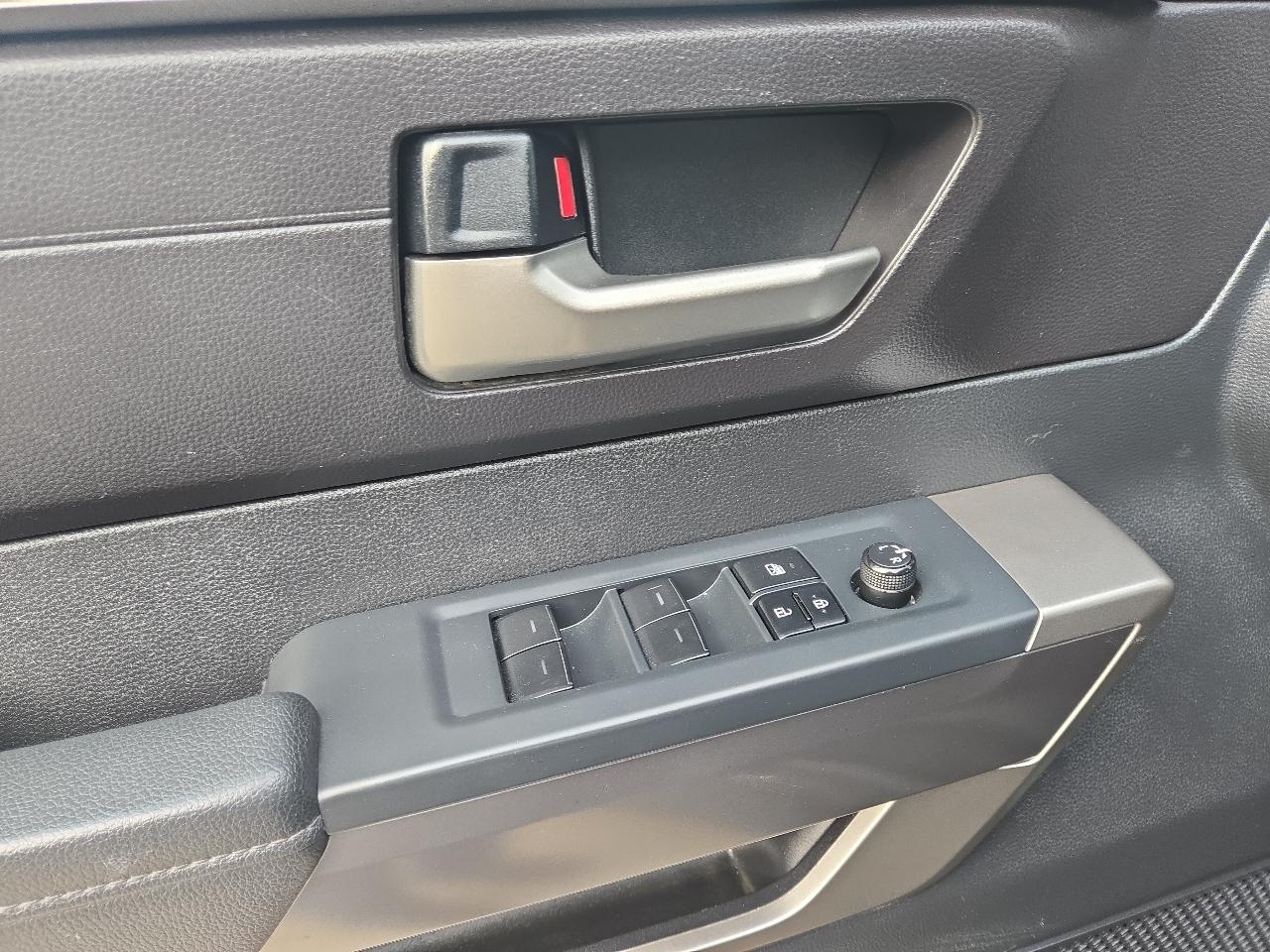 Toyota Tundra 4WD SR5 CrewMax 5.5' Bed (Natl) 2022