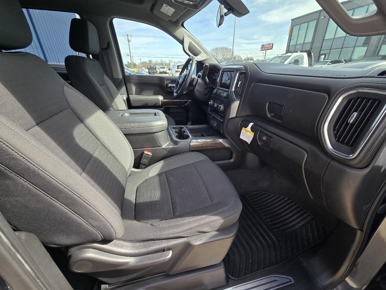 Chevrolet Silverado 1500 LTD 4WD Crew Cab 147" RST 2022