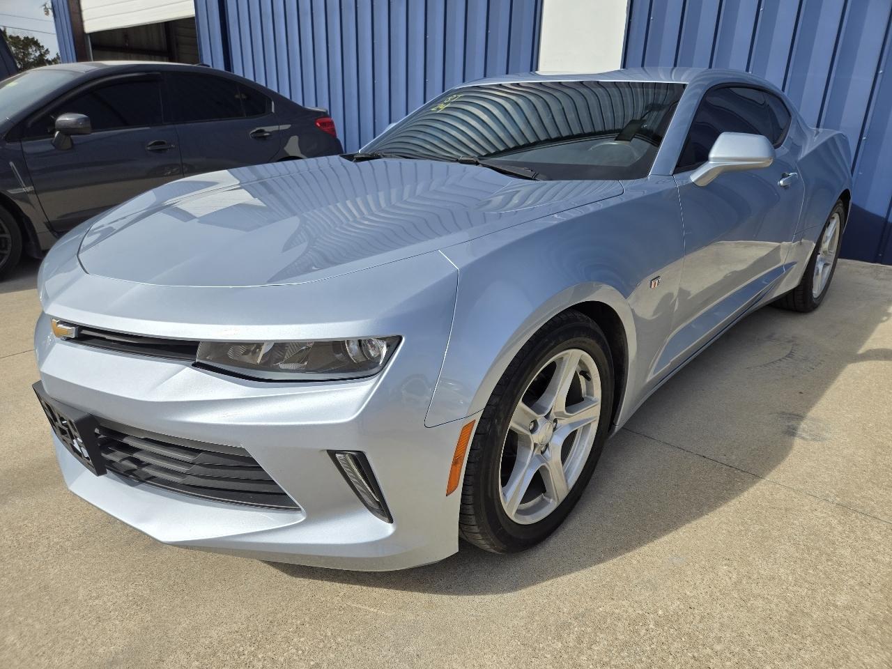Chevrolet Camaro 2dr Cpe 1LT 2017