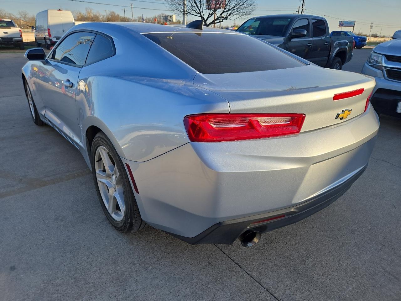 Chevrolet Camaro 2dr Cpe 1LT 2017