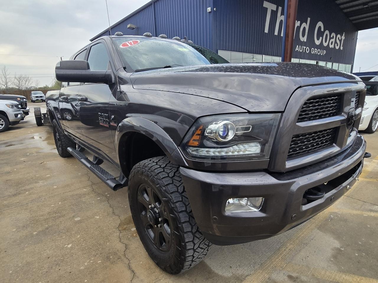 RAM 2500 Laramie 4x4 Mega Cab 6'4" Box 2017
