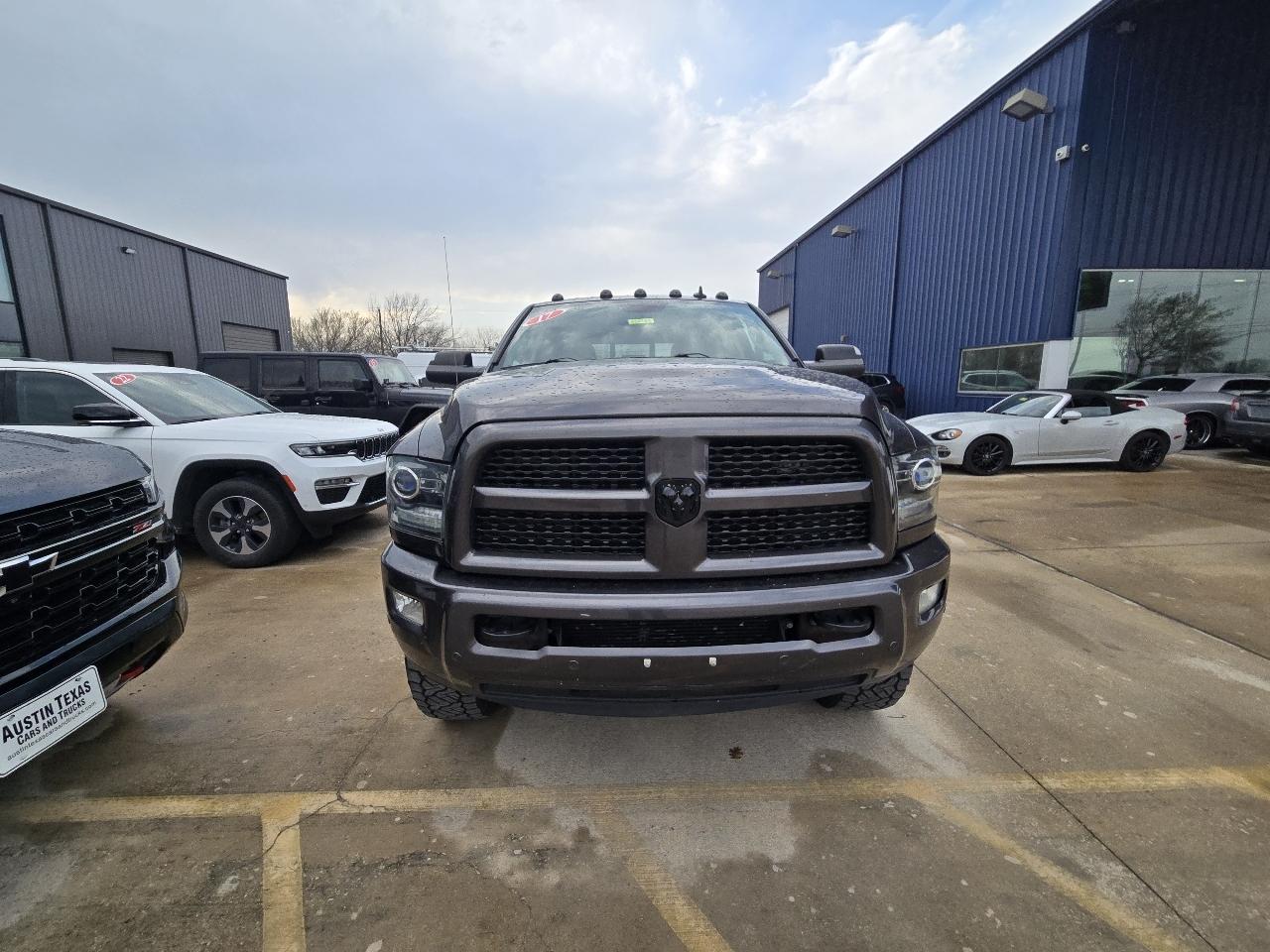 RAM 2500 Laramie 4x4 Mega Cab 6'4" Box 2017