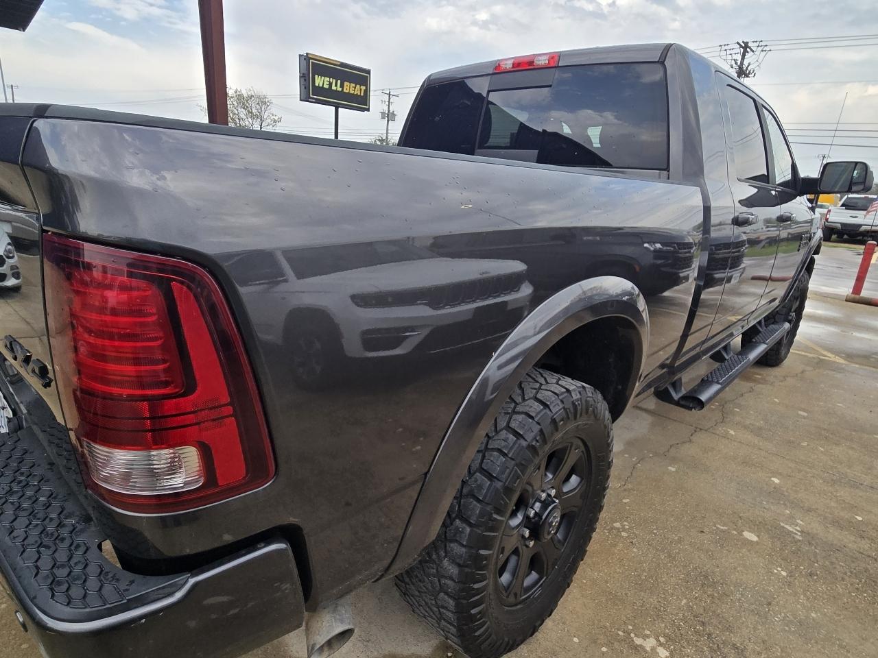 RAM 2500 Laramie 4x4 Mega Cab 6'4" Box 2017
