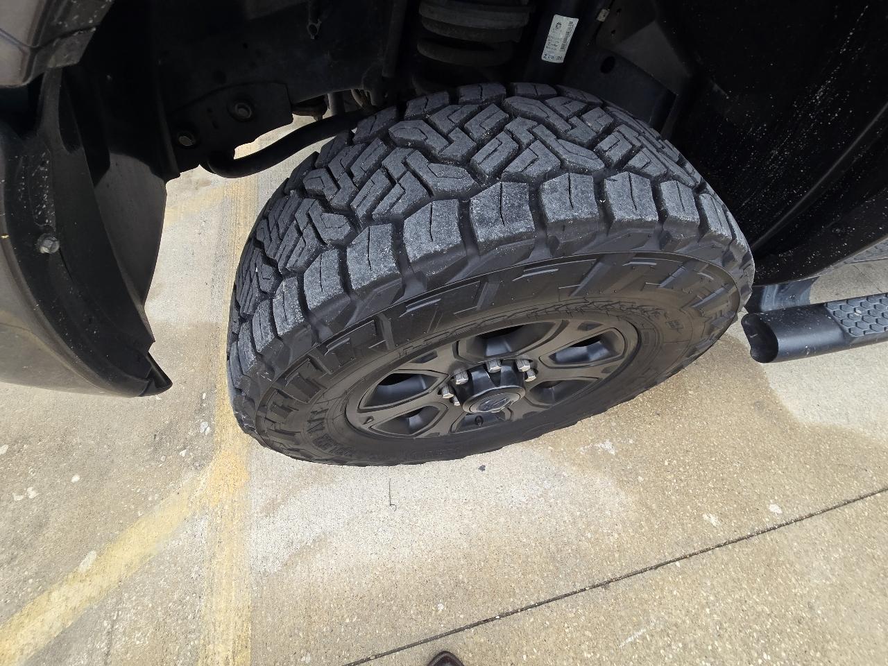 RAM 2500 Laramie 4x4 Mega Cab 6'4" Box 2017