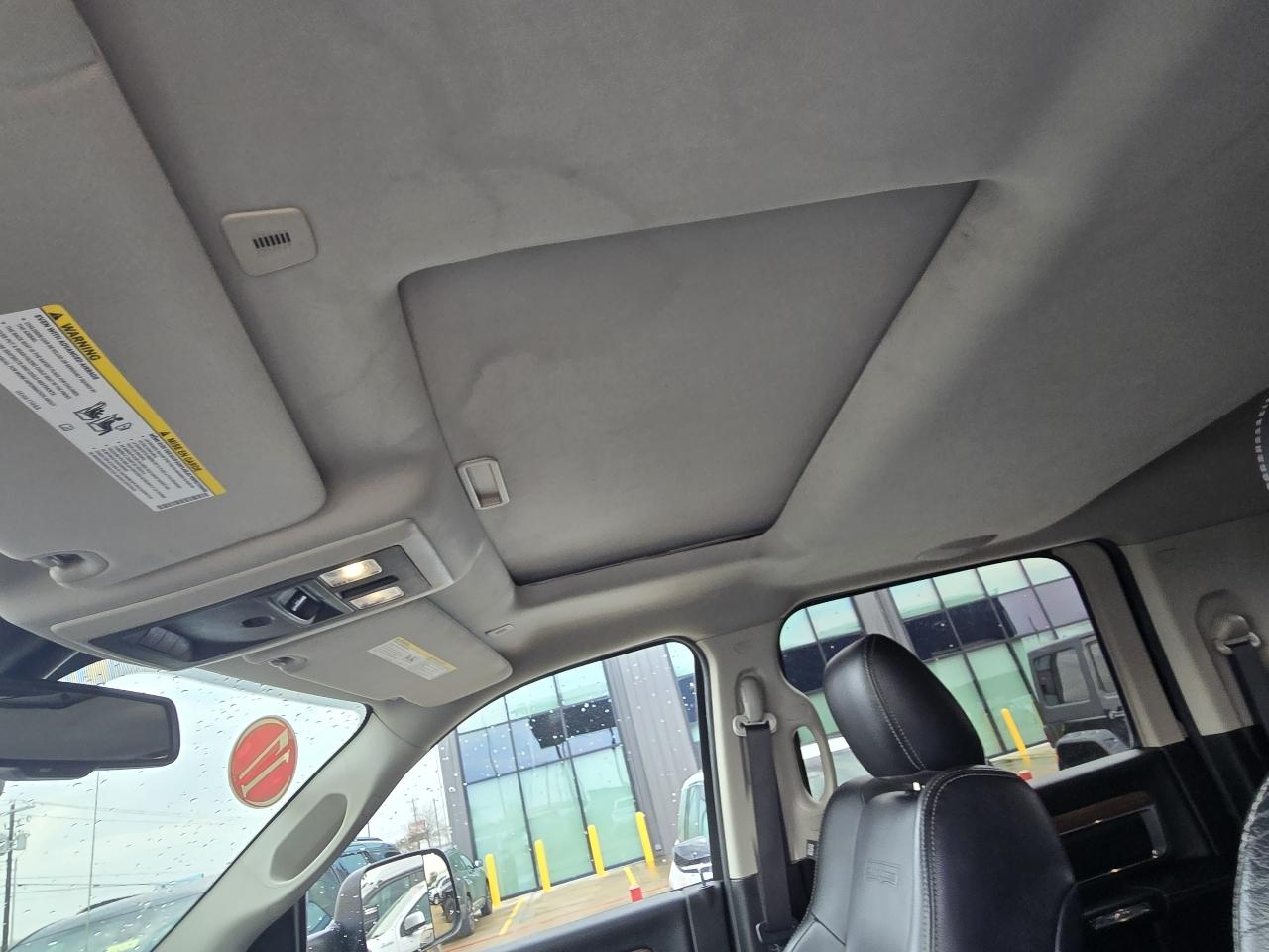 RAM 2500 Laramie 4x4 Mega Cab 6'4" Box 2017