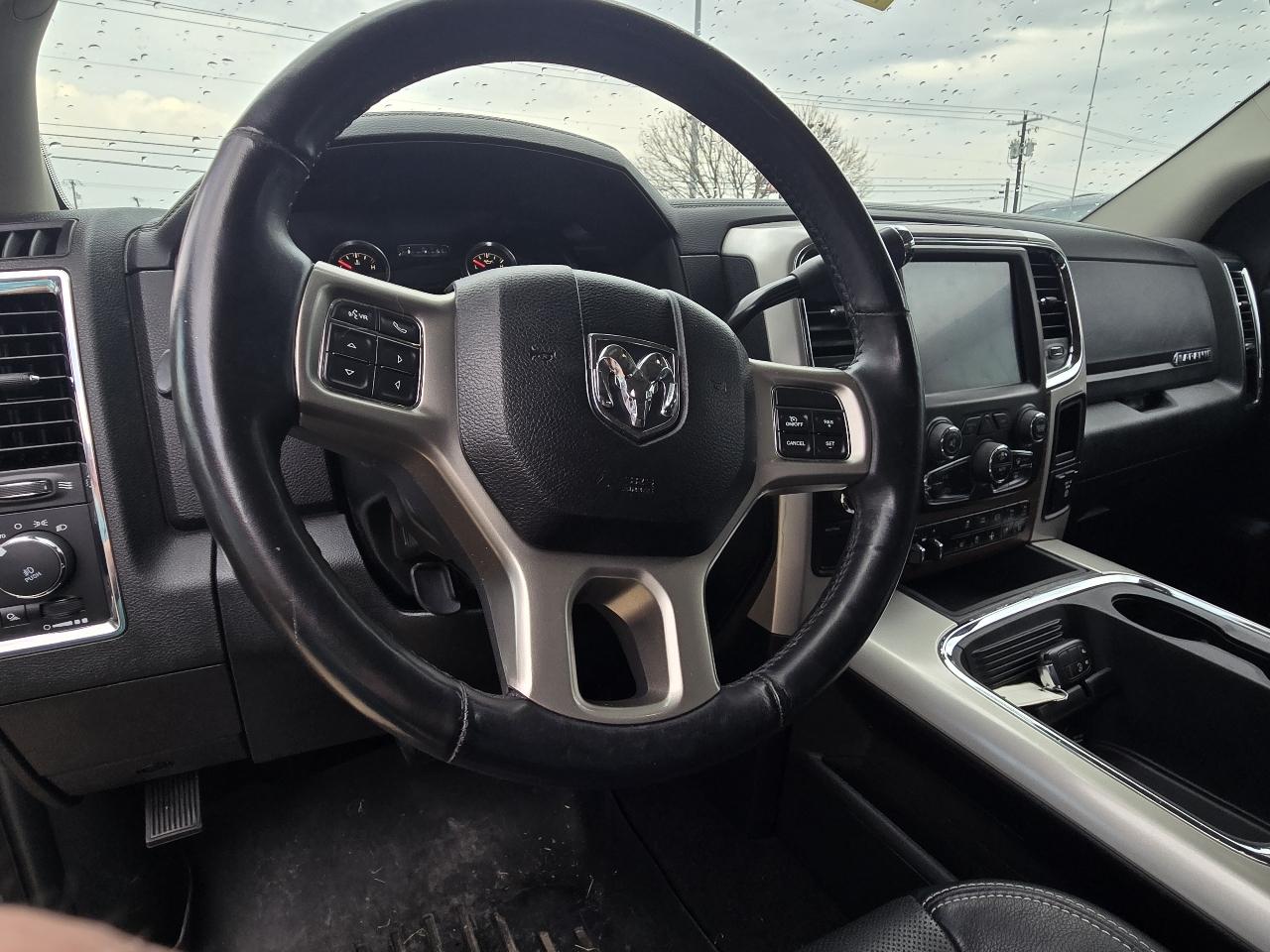 RAM 2500 Laramie 4x4 Mega Cab 6'4" Box 2017