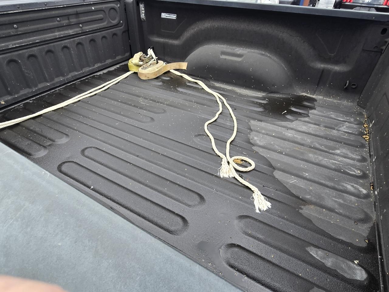 RAM 2500 Laramie 4x4 Mega Cab 6'4" Box 2017