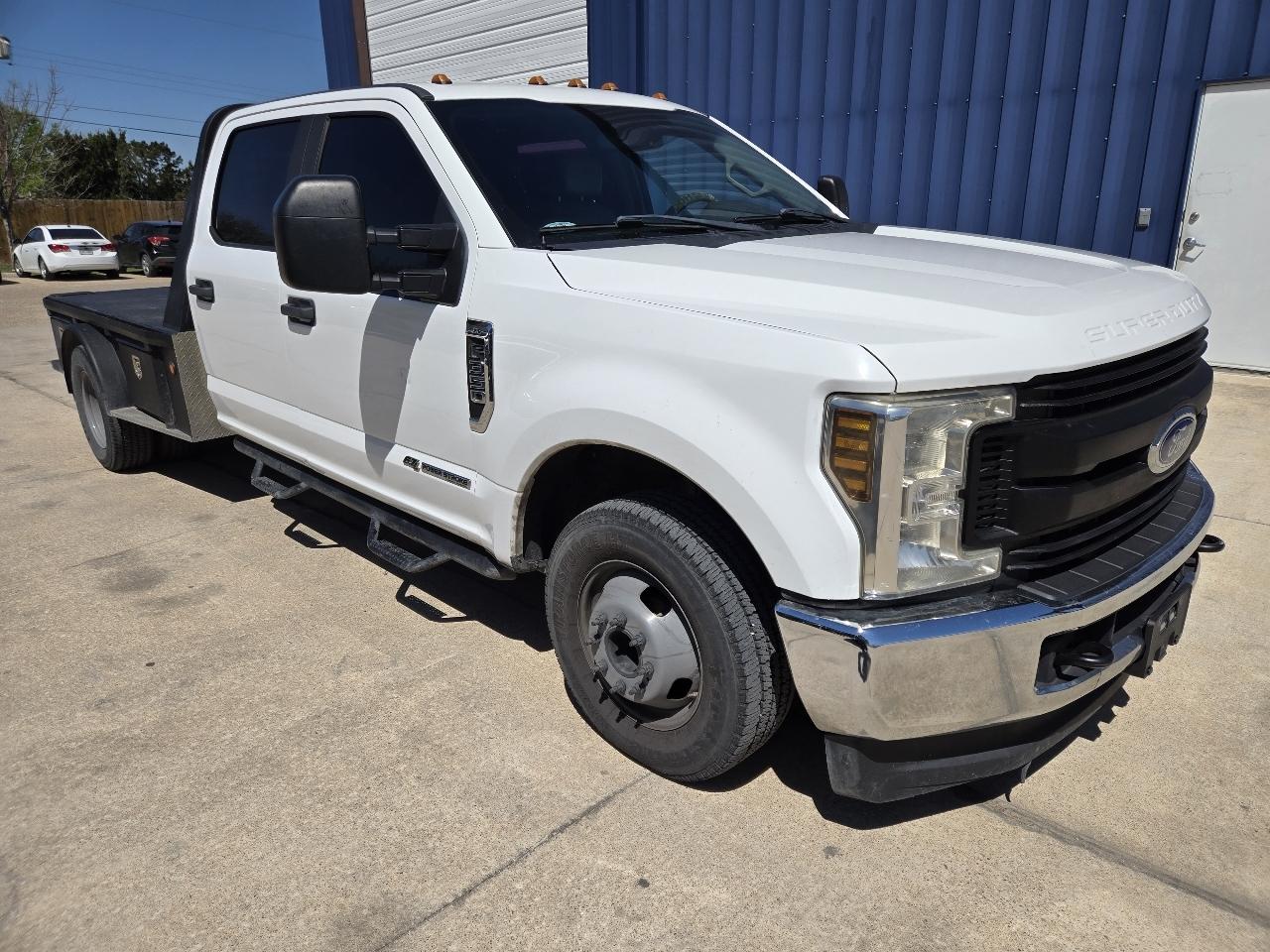 Ford Super Duty F-350 DRW XLT 2WD Crew Cab 8' Box 2019