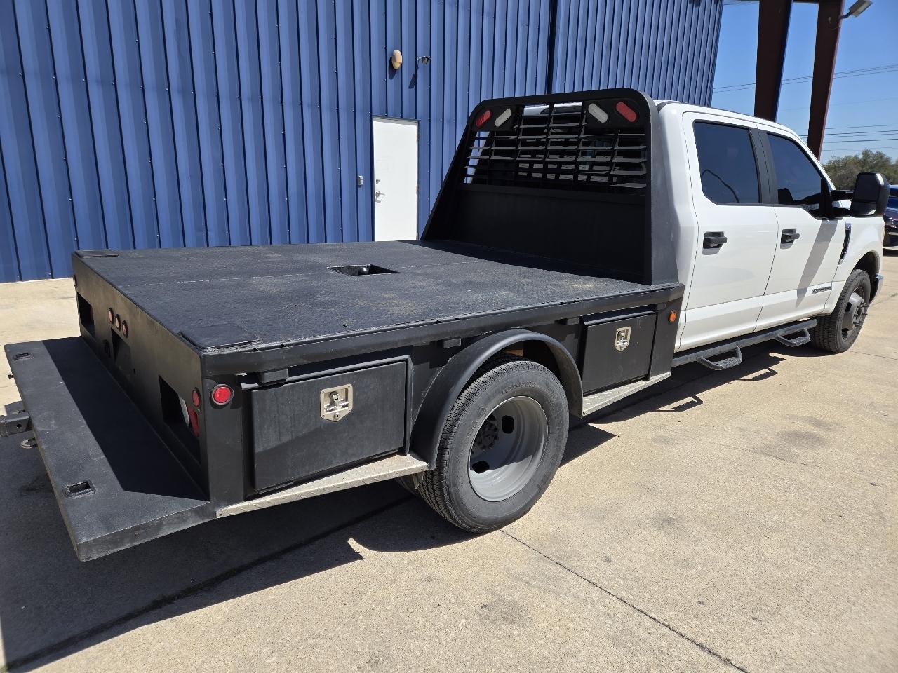 Ford Super Duty F-350 DRW XLT 2WD Crew Cab 8' Box 2019