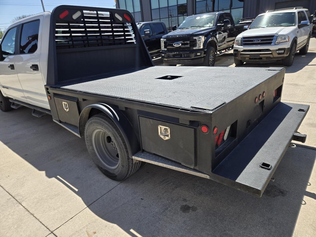 Ford Super Duty F-350 DRW XLT 2WD Crew Cab 8' Box 2019