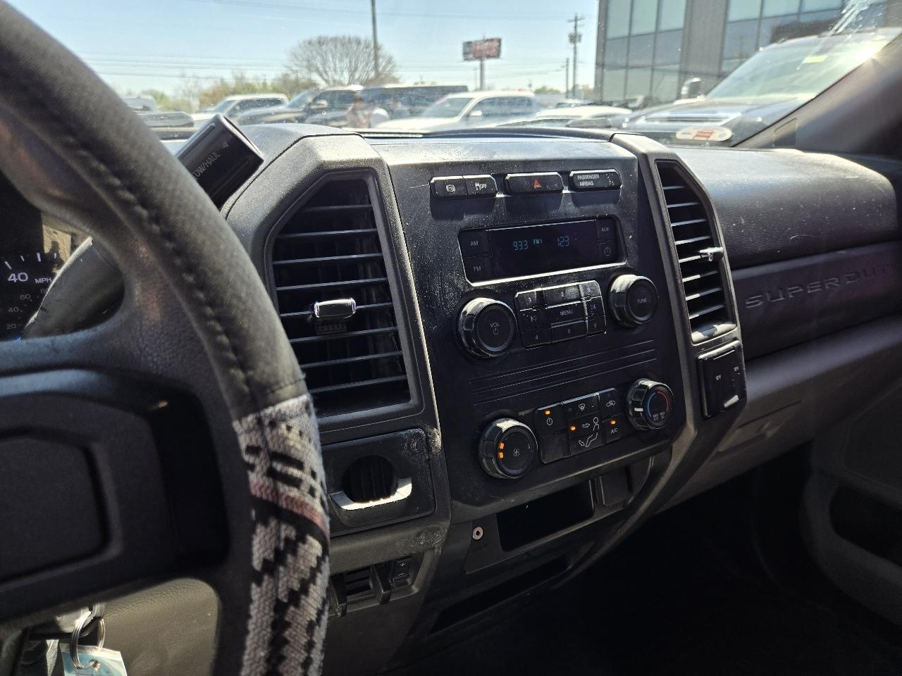 Ford Super Duty F-350 DRW XLT 2WD Crew Cab 8' Box 2019