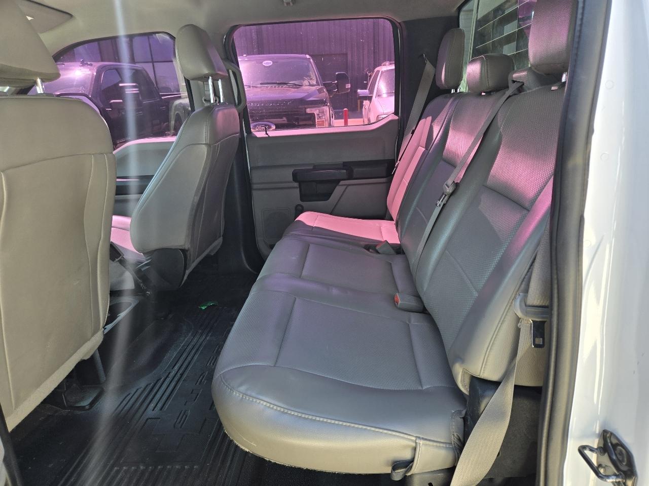 Ford Super Duty F-350 DRW XLT 2WD Crew Cab 8' Box 2019