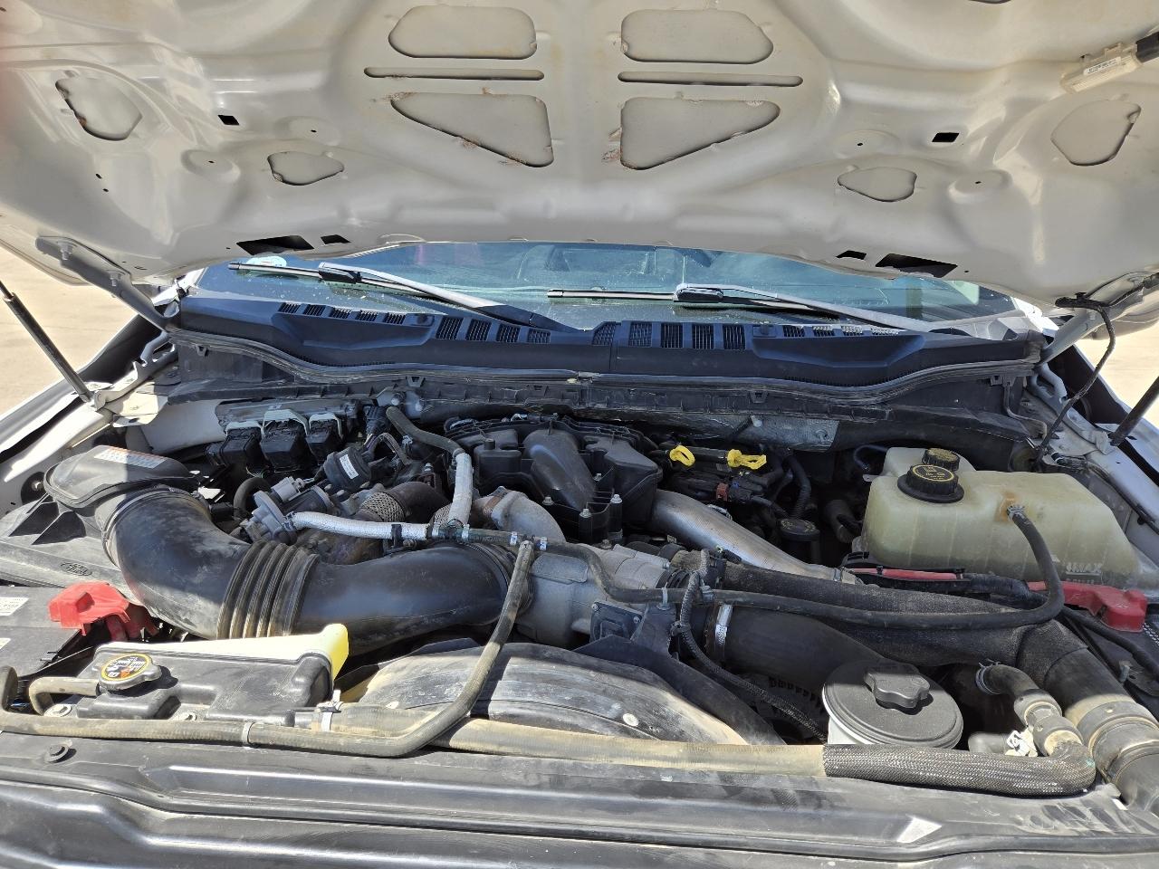 Ford Super Duty F-350 DRW XLT 2WD Crew Cab 8' Box 2019