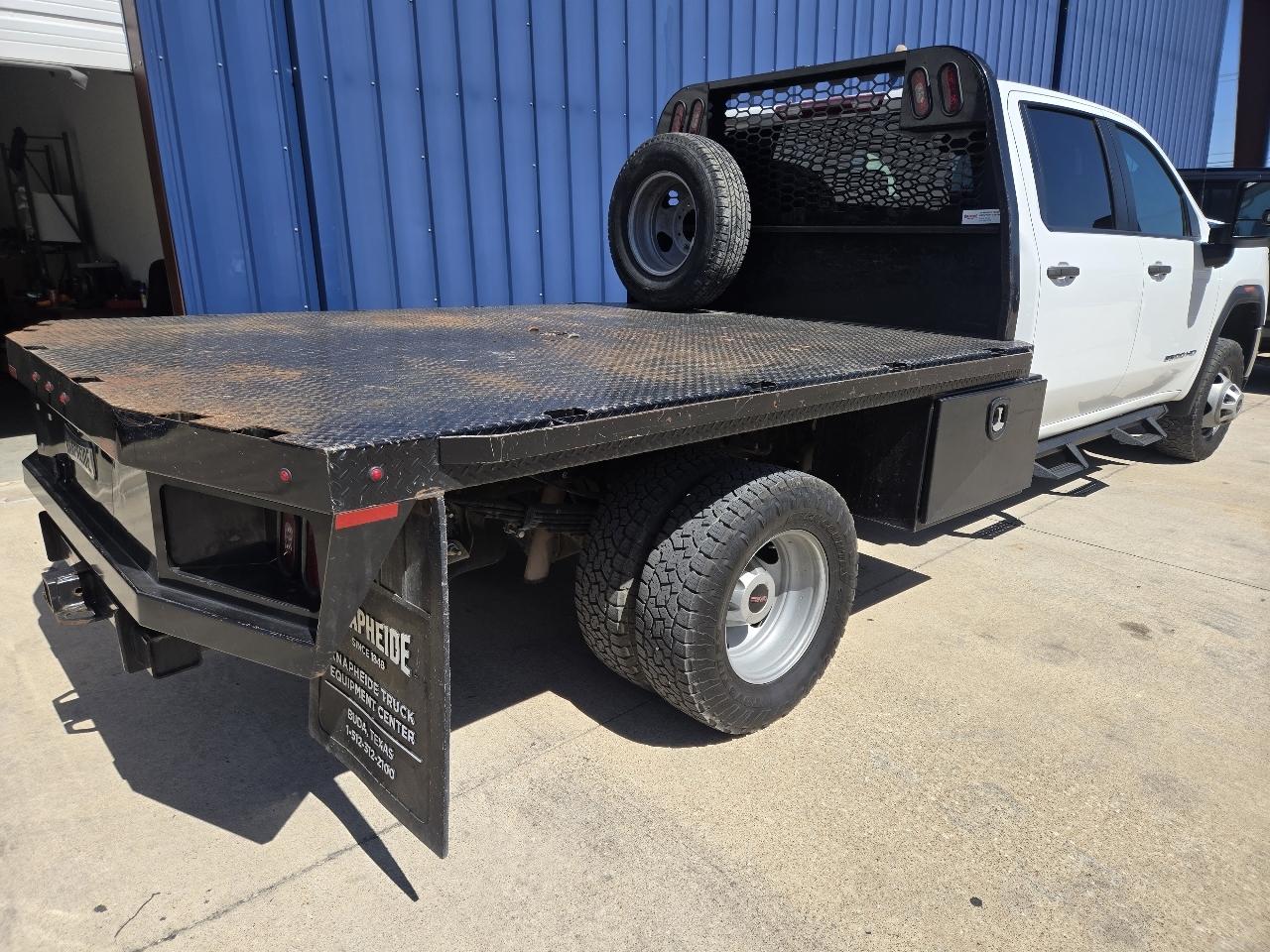 GMC Sierra 3500HD CC 2WD Crew Cab 177" WB, 60" CA Pro 2023