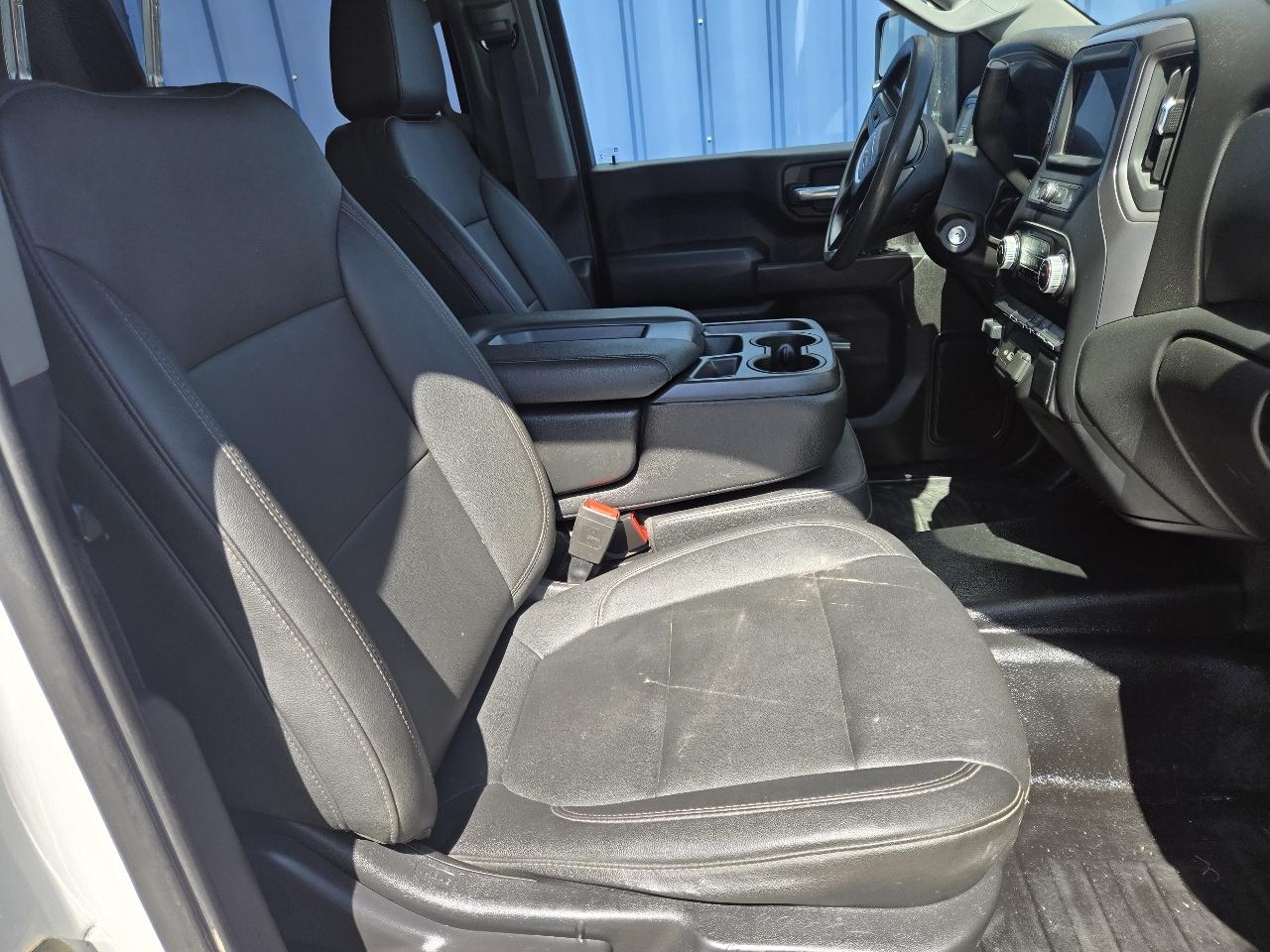 GMC Sierra 3500HD CC 2WD Crew Cab 177" WB, 60" CA Pro 2023