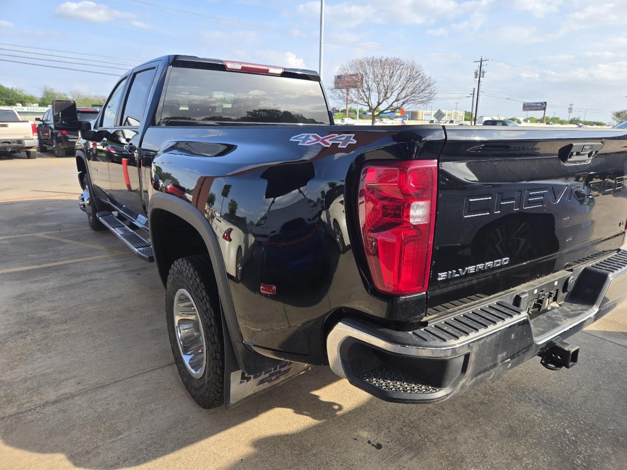 Chevrolet Silverado 3500HD 4WD Crew Cab 172" LT 2022