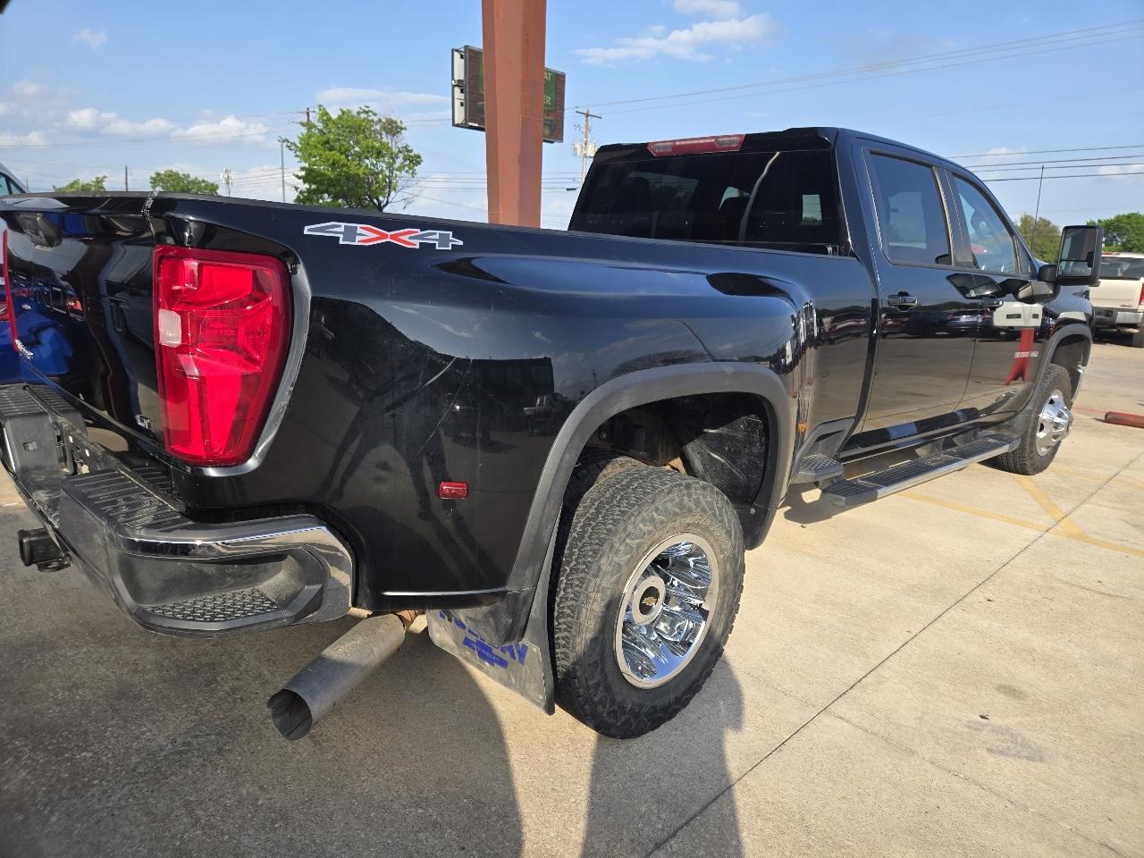 Chevrolet Silverado 3500HD 4WD Crew Cab 172" LT 2022