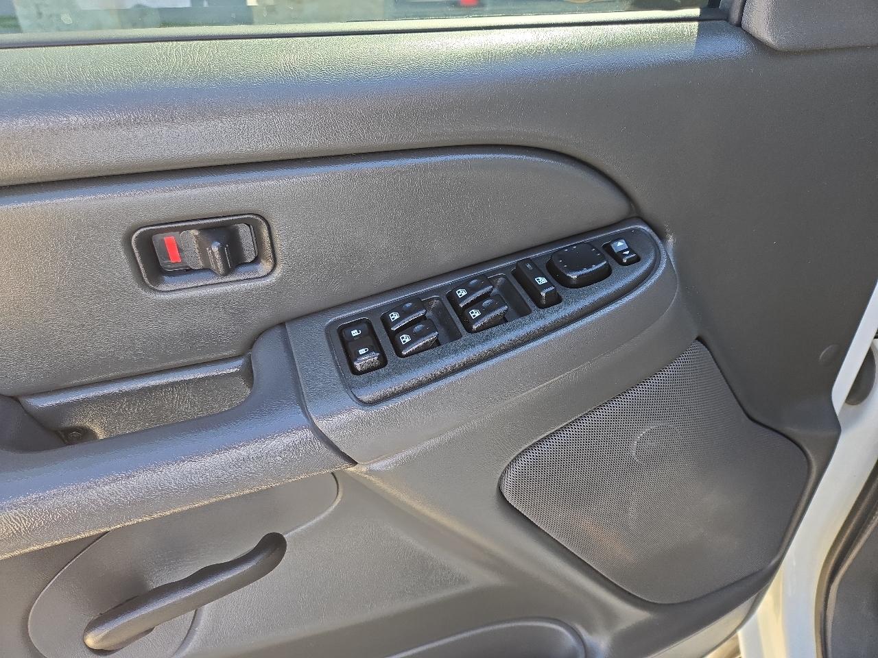 Chevrolet Silverado 1500 Crew Cab 143.5" WB 2WD LT1 2006