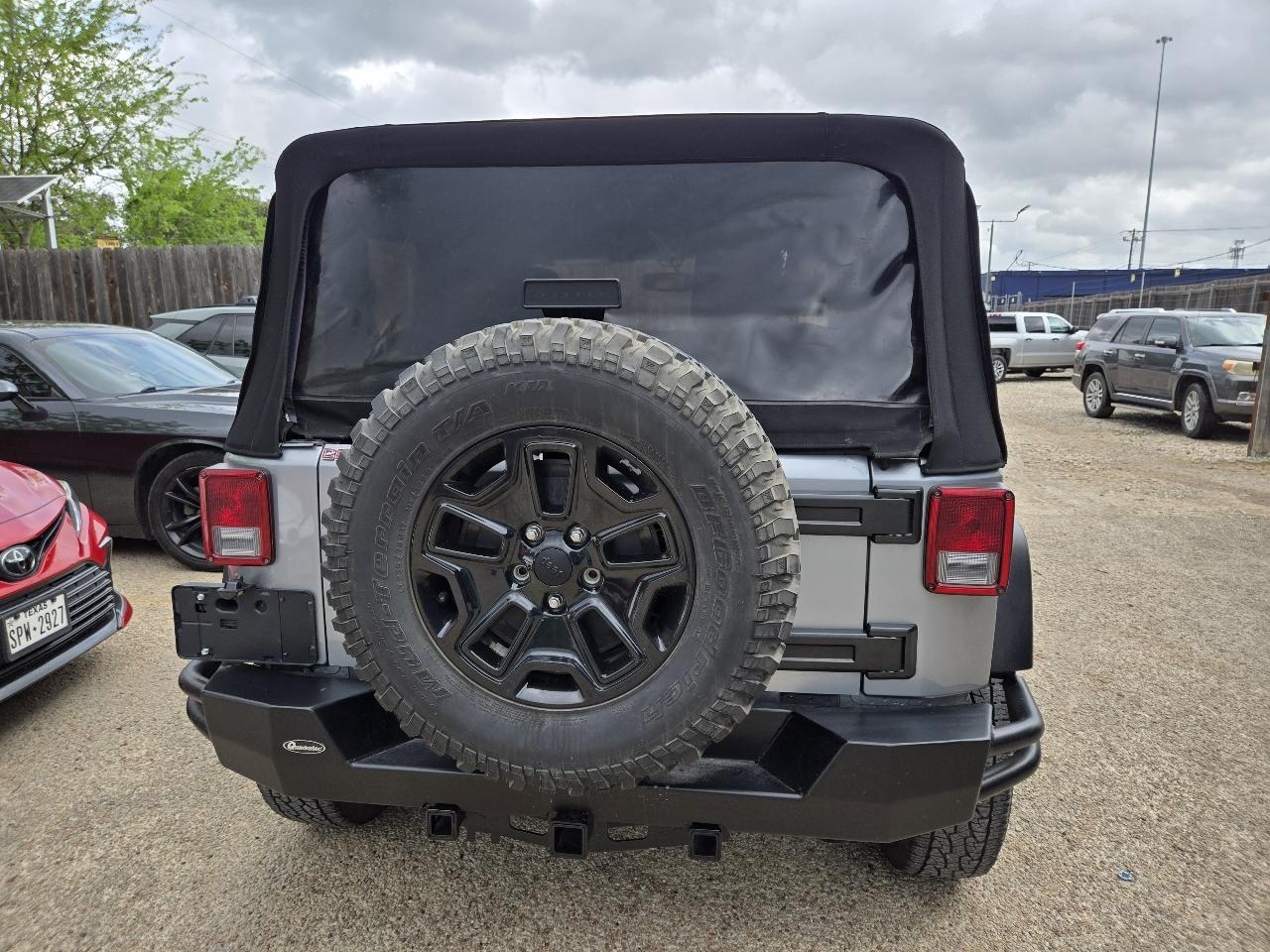 Jeep Wrangler 4WD 2dr Willys Wheeler 2016