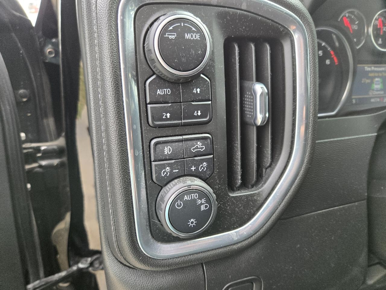 Chevrolet Silverado 1500 LTD 4WD Crew Cab 157" LT Trail Boss 2022