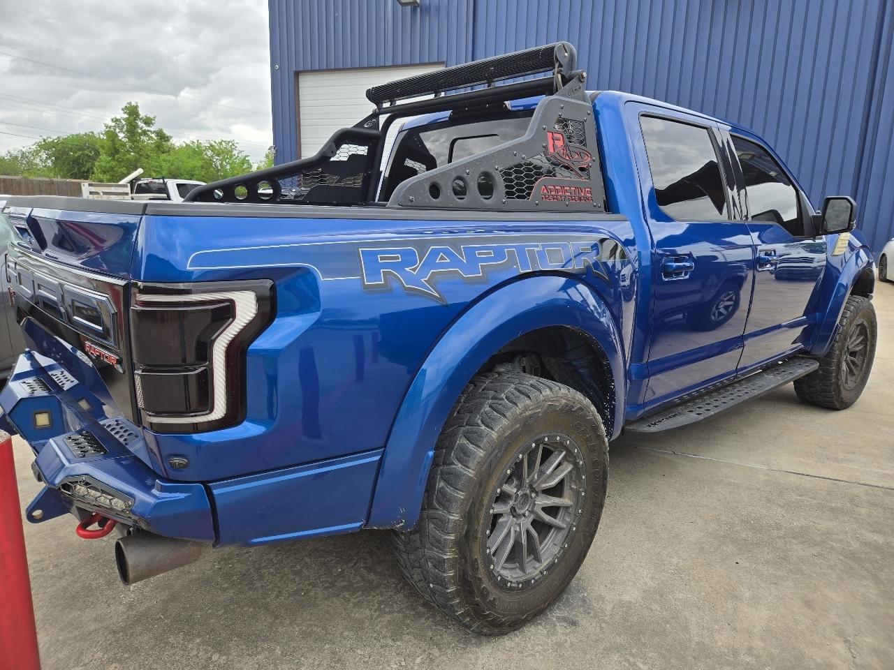 Ford F-150 4WD SuperCab 133" SVT Raptor 2017