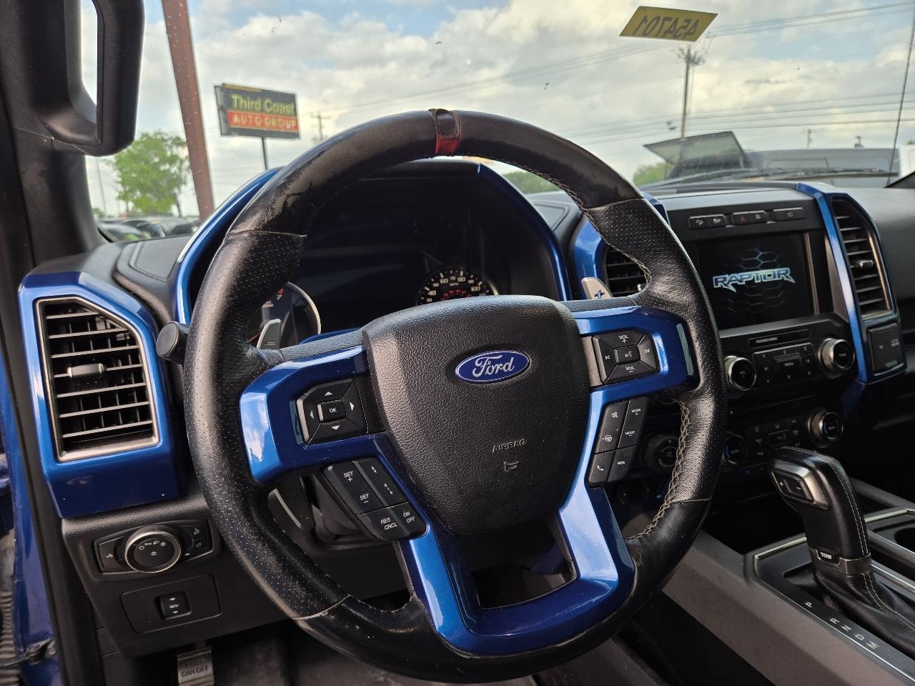 Ford F-150 4WD SuperCab 133" SVT Raptor 2017