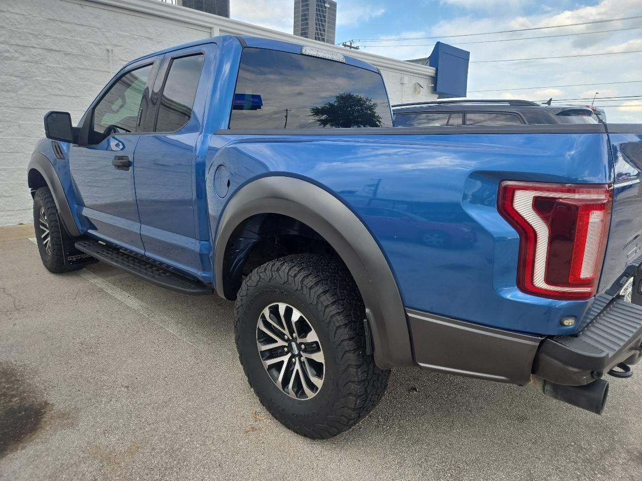 Ford F-150 SVT Raptor SuperCab 5.5-ft. Bed 4WD 2020