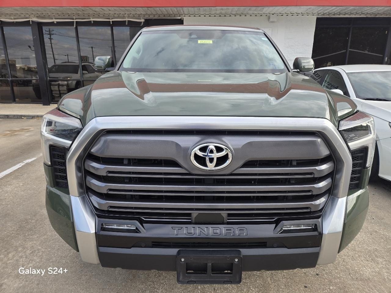 Toyota Tundra 4WD  2022