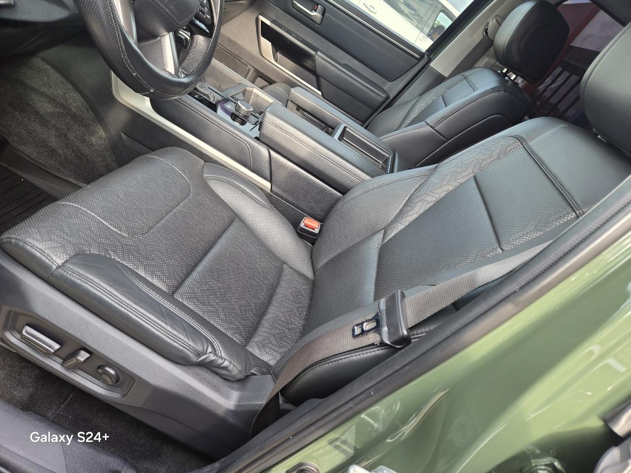 Toyota Tundra 4WD  2022