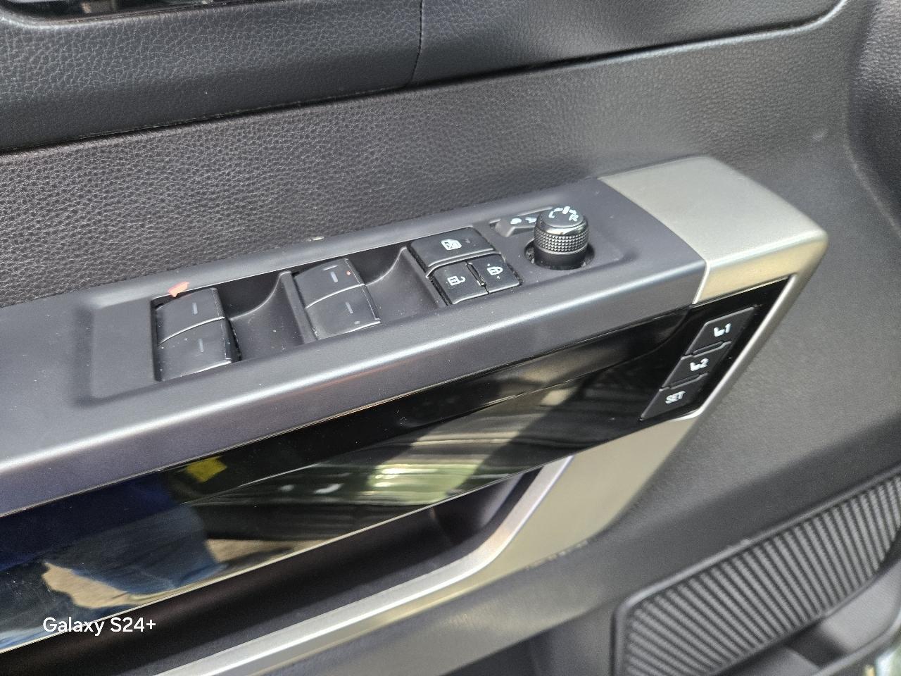 Toyota Tundra 4WD  2022