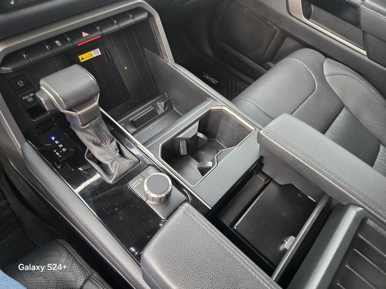 Toyota Tundra 4WD  2022