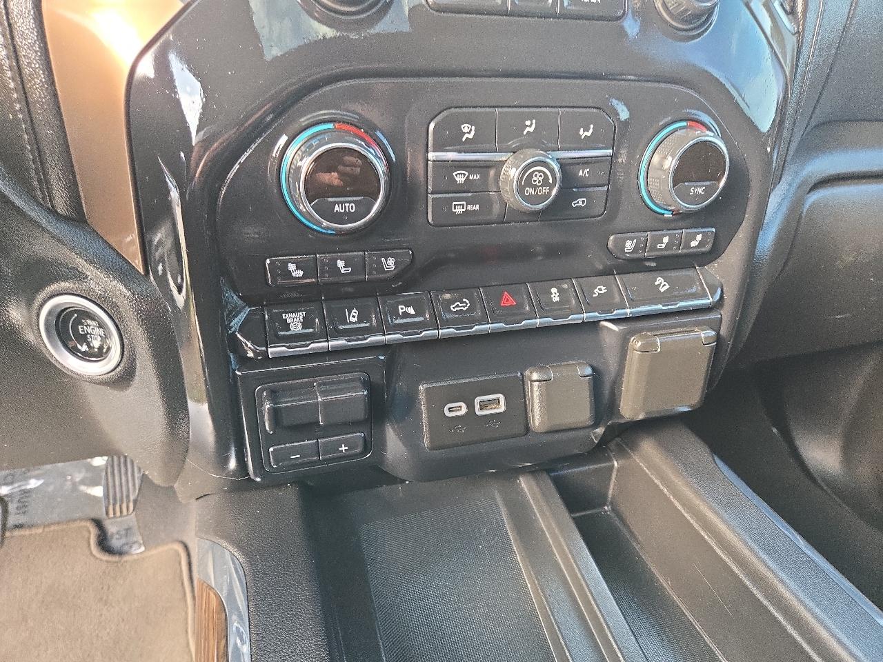 Chevrolet Silverado 2500HD 4WD Crew Cab 159" High Country 2020