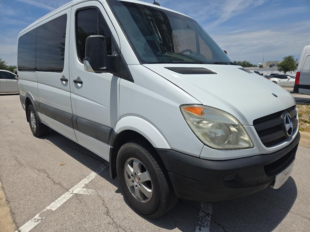 Mercedes-Benz Sprinter Passenger Vans 2500 144" 2011