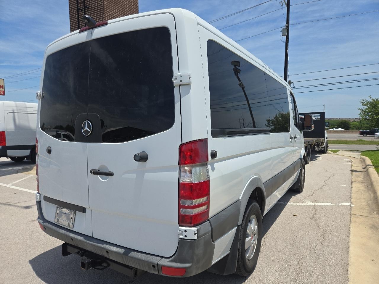 Mercedes-Benz Sprinter Passenger Vans 2500 144" 2011