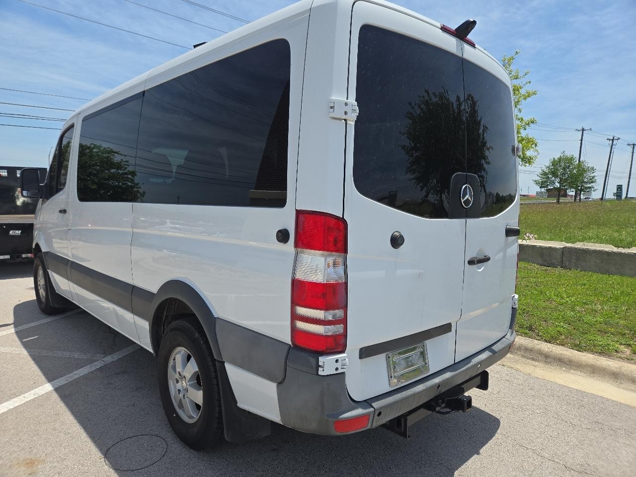 Mercedes-Benz Sprinter Passenger Vans 2500 144" 2011