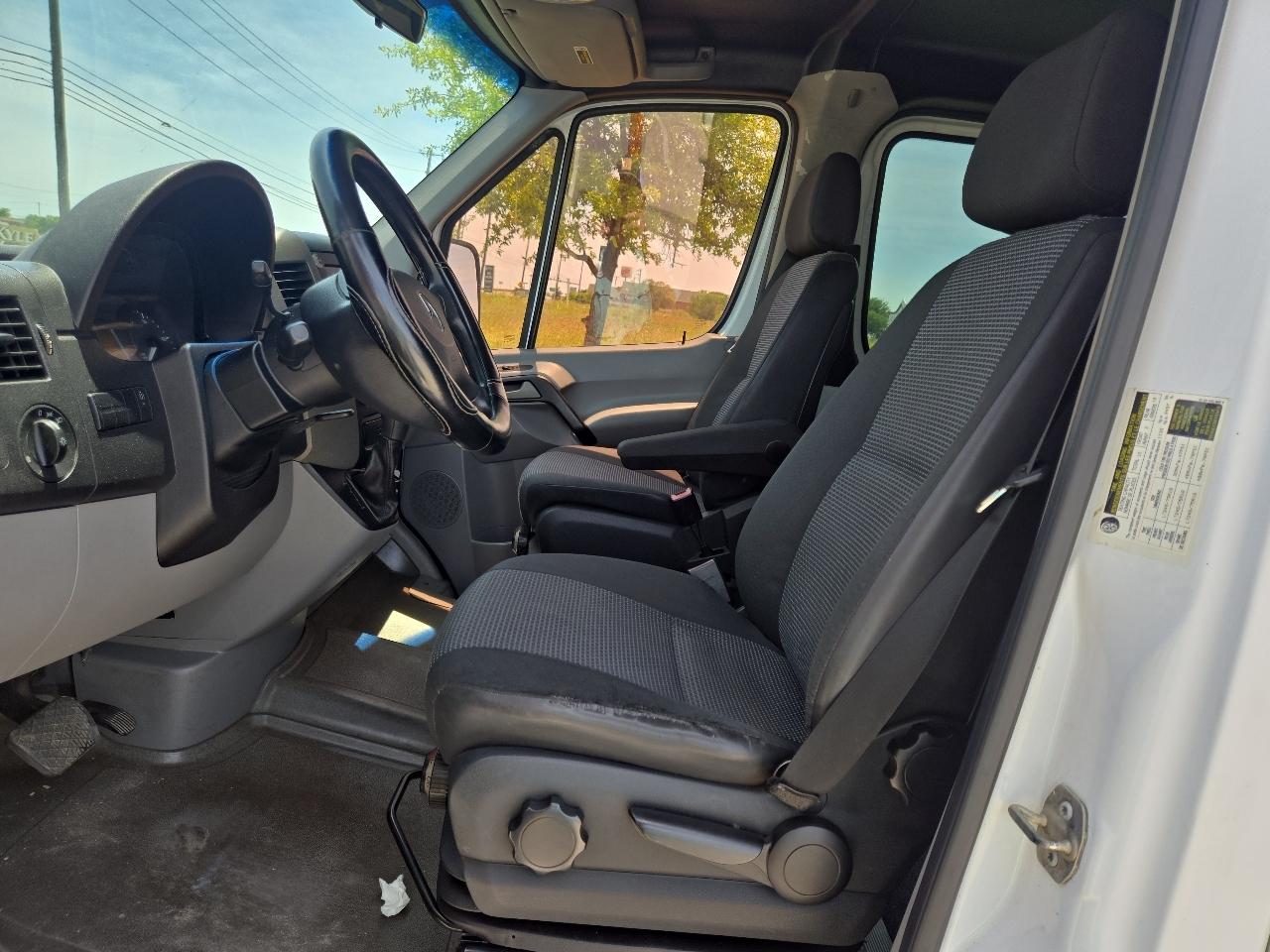 Mercedes-Benz Sprinter Passenger Vans 2500 144" 2011