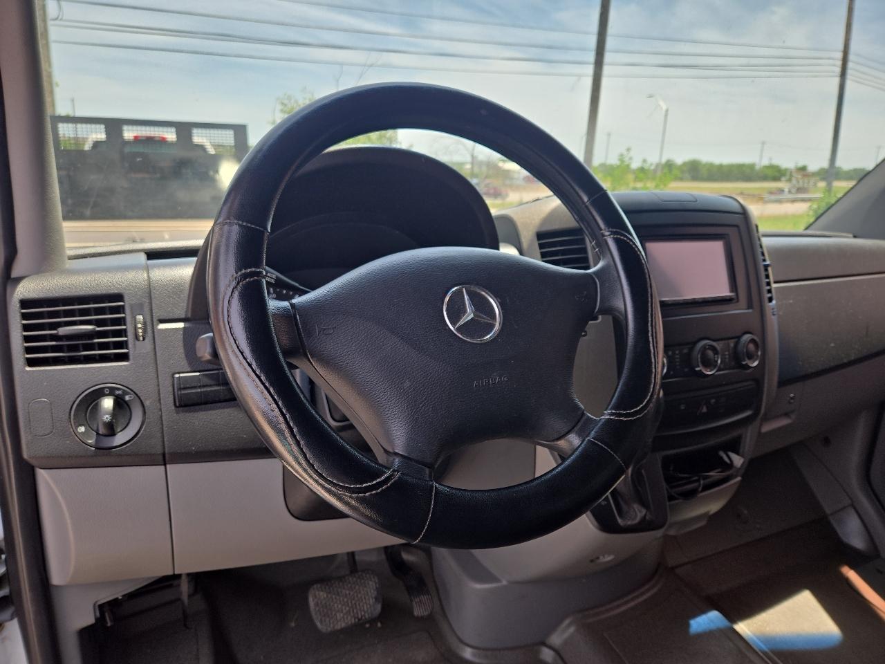 Mercedes-Benz Sprinter Passenger Vans 2500 144" 2011