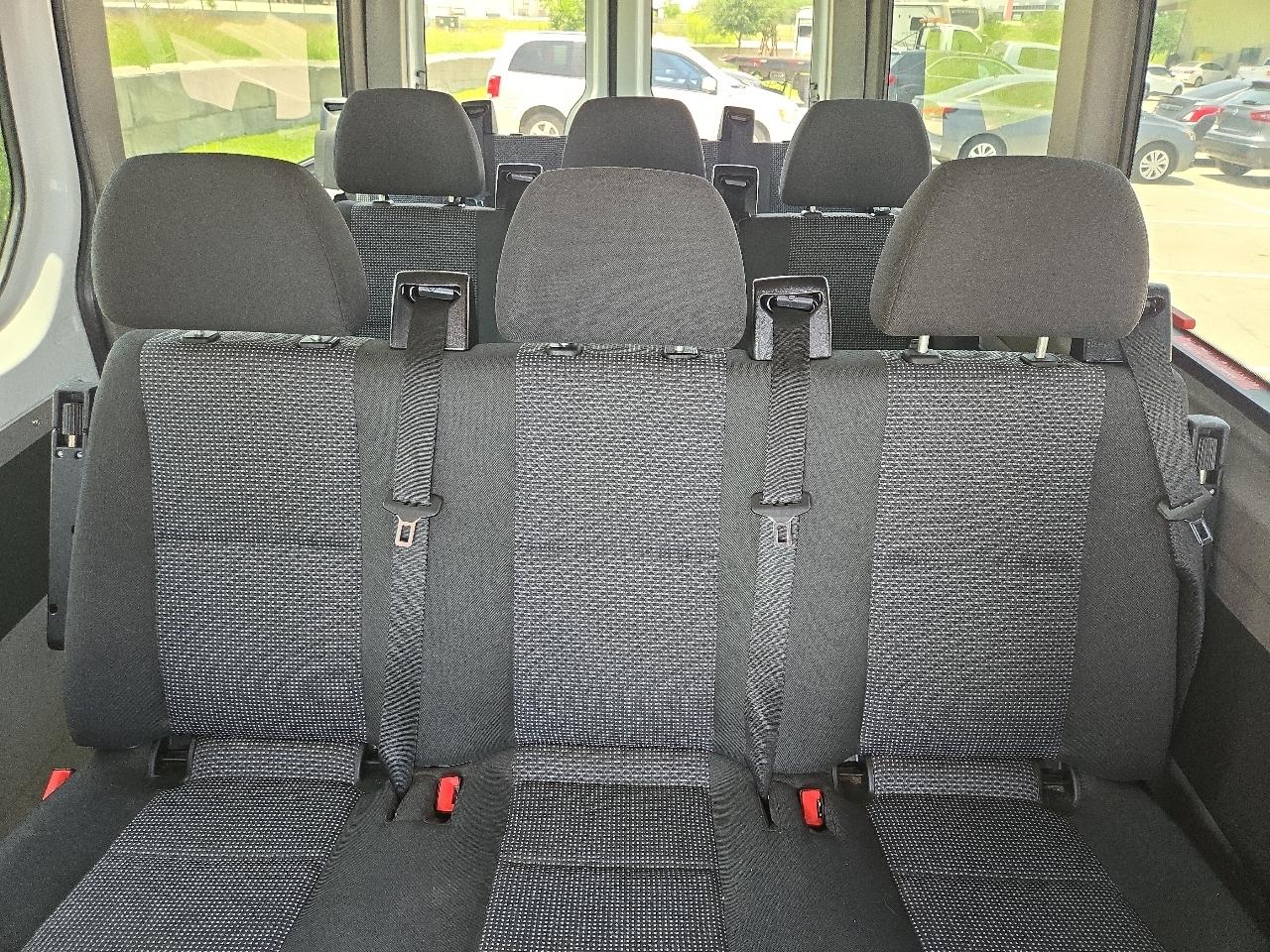 Mercedes-Benz Sprinter Passenger Vans 2500 144" 2011
