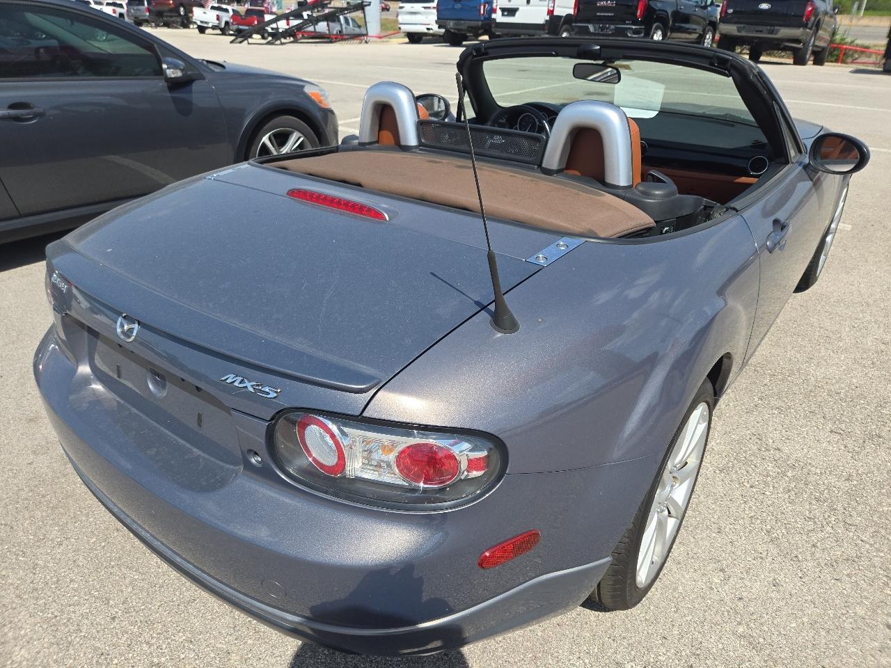 Mazda MX-5 Miata 2dr Conv Grand Touring Auto 2006