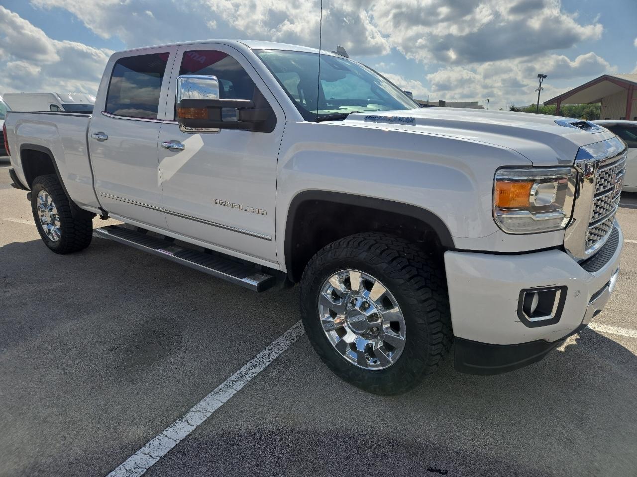GMC Sierra 2500HD 4WD Crew Cab 153.7" Denali 2018