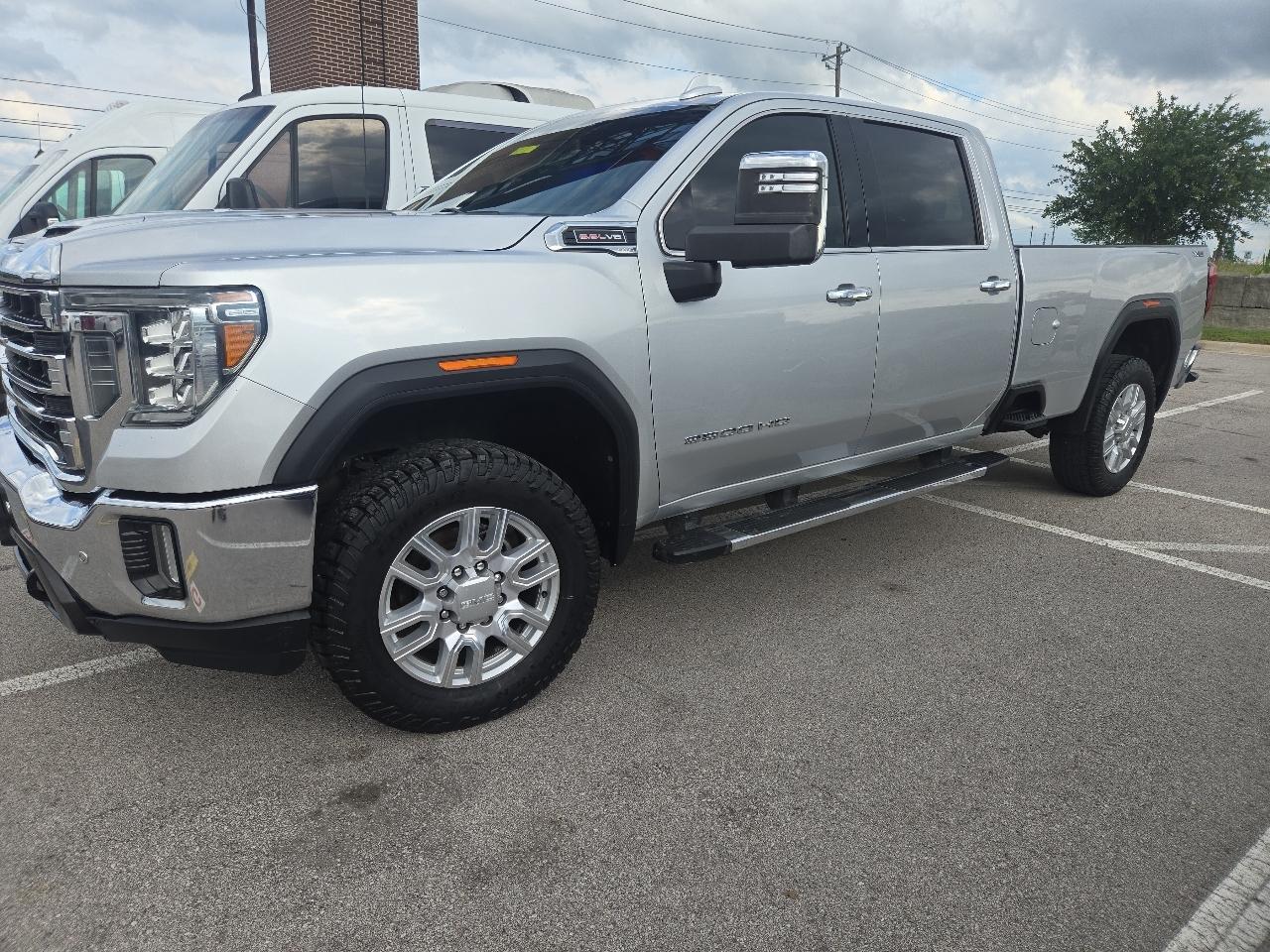 View vehicle photo 2