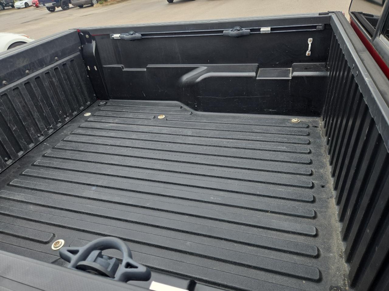 Toyota Tacoma 2WD SR5 Double Cab 5' Bed I4 AT (Natl) 2019