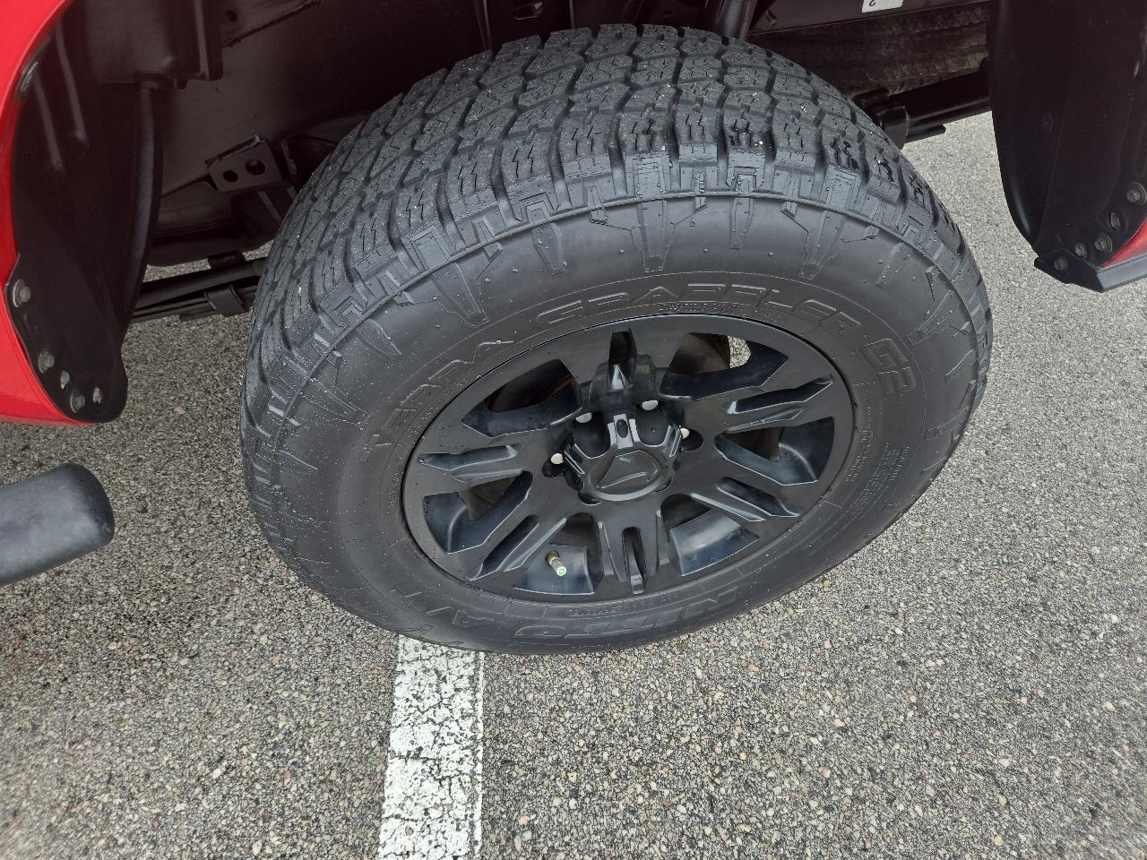 Toyota Tacoma 2WD SR5 Double Cab 5' Bed I4 AT (Natl) 2019