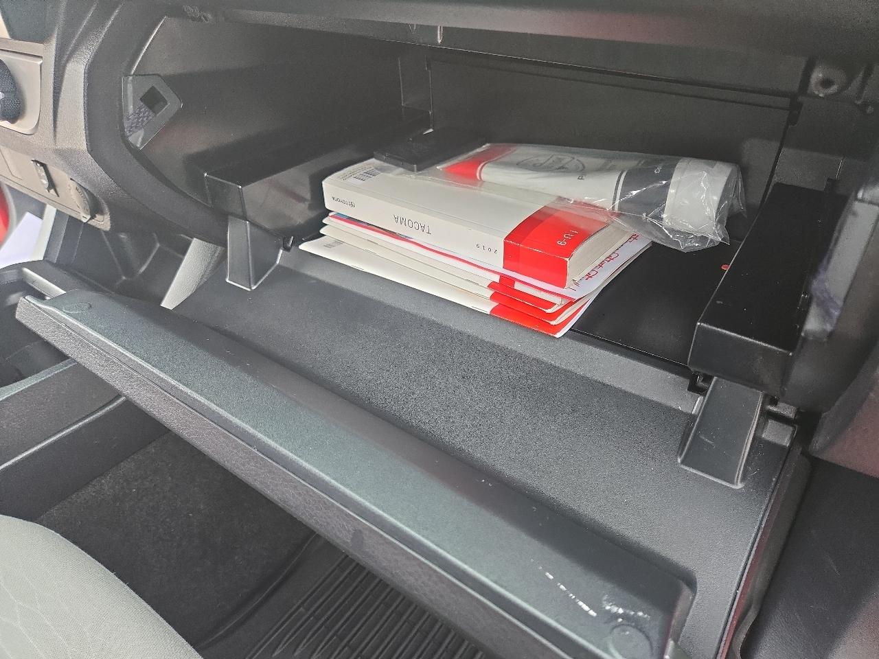 Toyota Tacoma 2WD SR5 Double Cab 5' Bed I4 AT (Natl) 2019