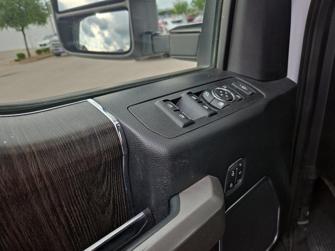 Ford Super Duty F-250 SRW King Ranch 4WD Crew Cab 8' Box 2021