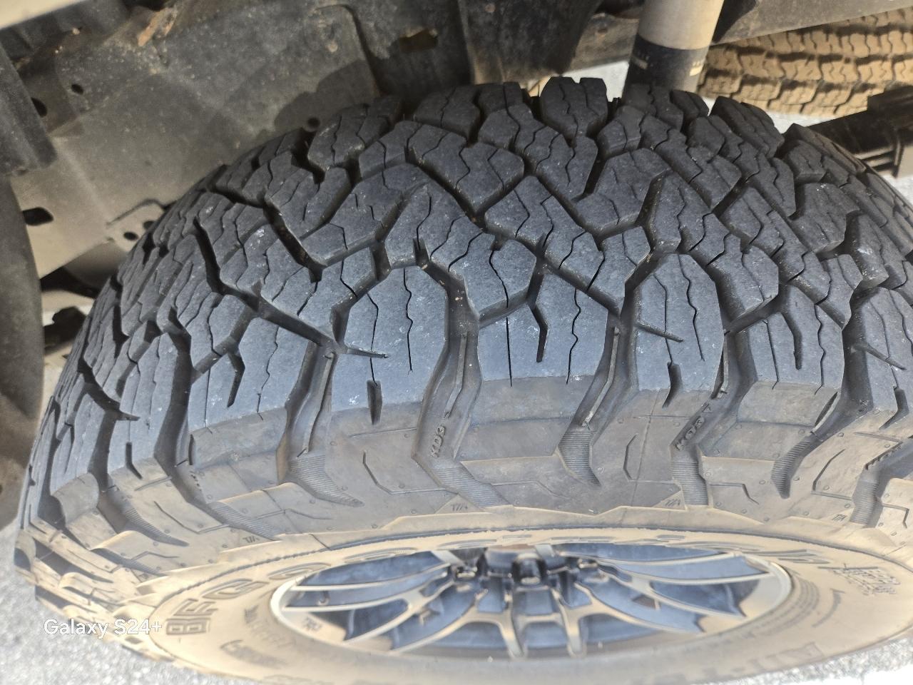 Toyota Tacoma 4WD TRD Off Road Double Cab 5' Bed V6 MT (Natl) 2020