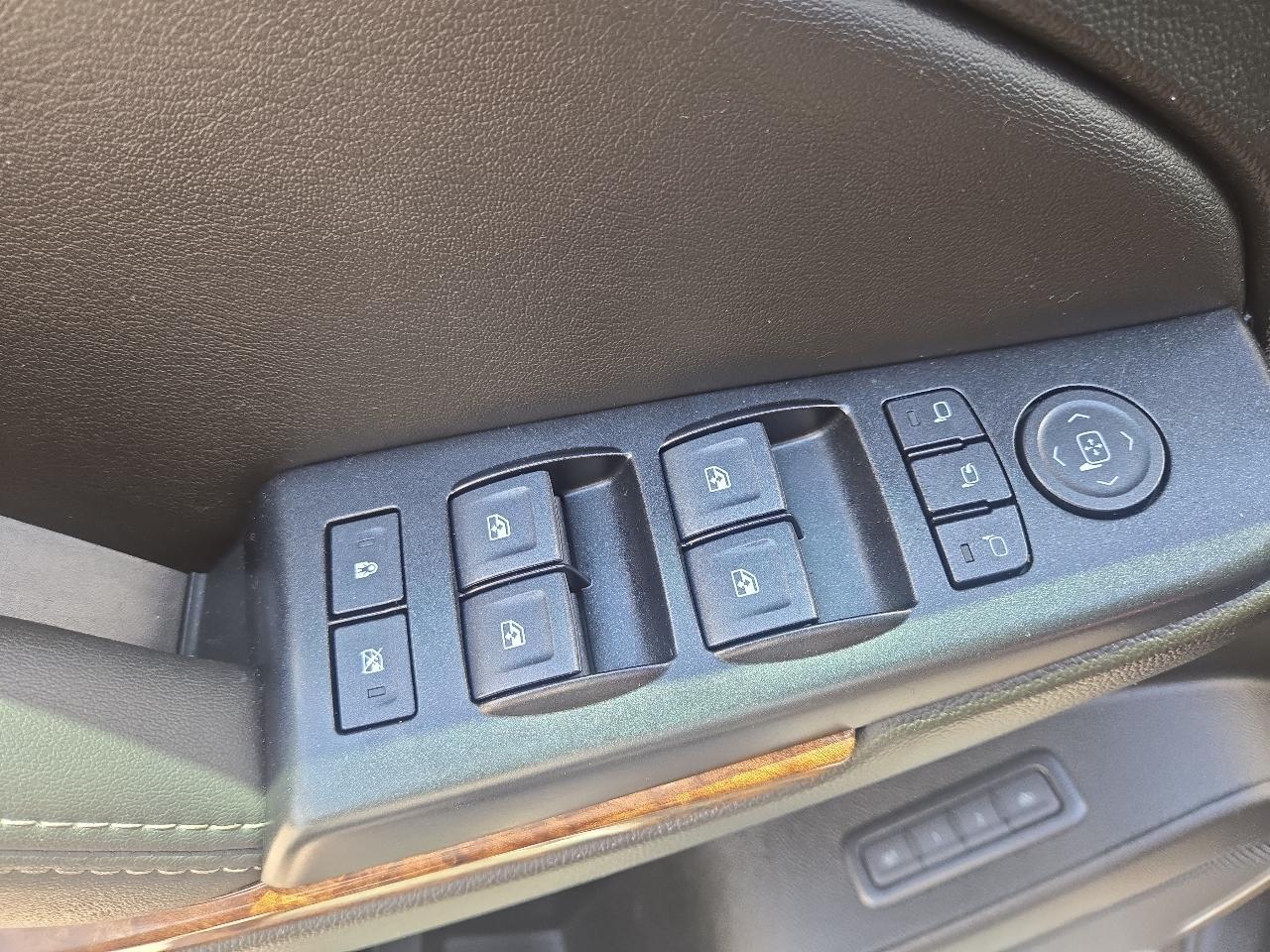 Chevrolet Suburban 4WD 4dr 1500 Premier 2019