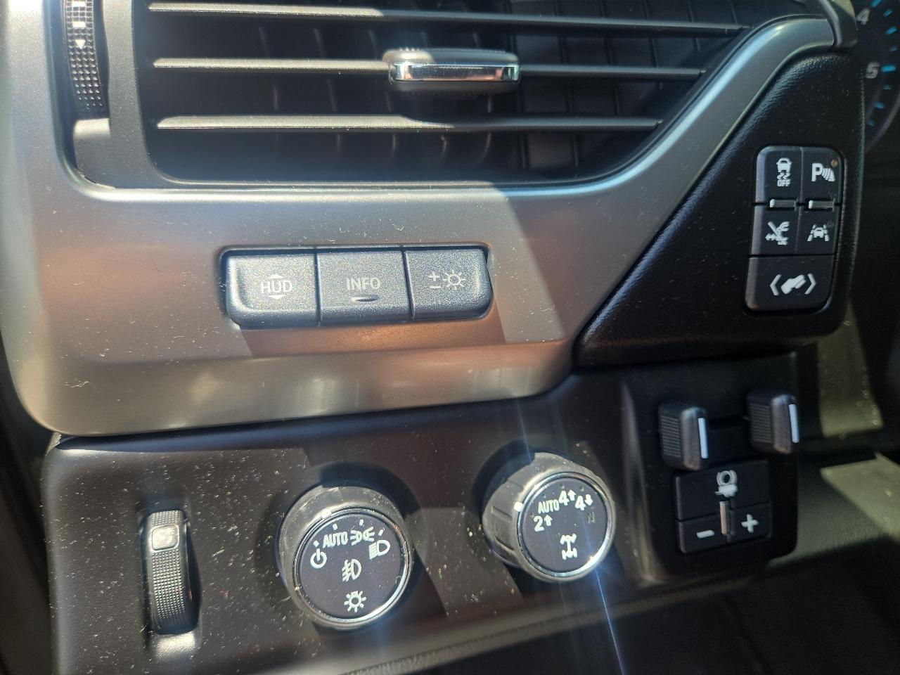 Chevrolet Suburban 4WD 4dr 1500 Premier 2019