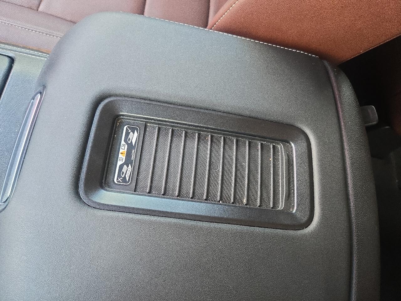 Chevrolet Suburban 4WD 4dr 1500 Premier 2019