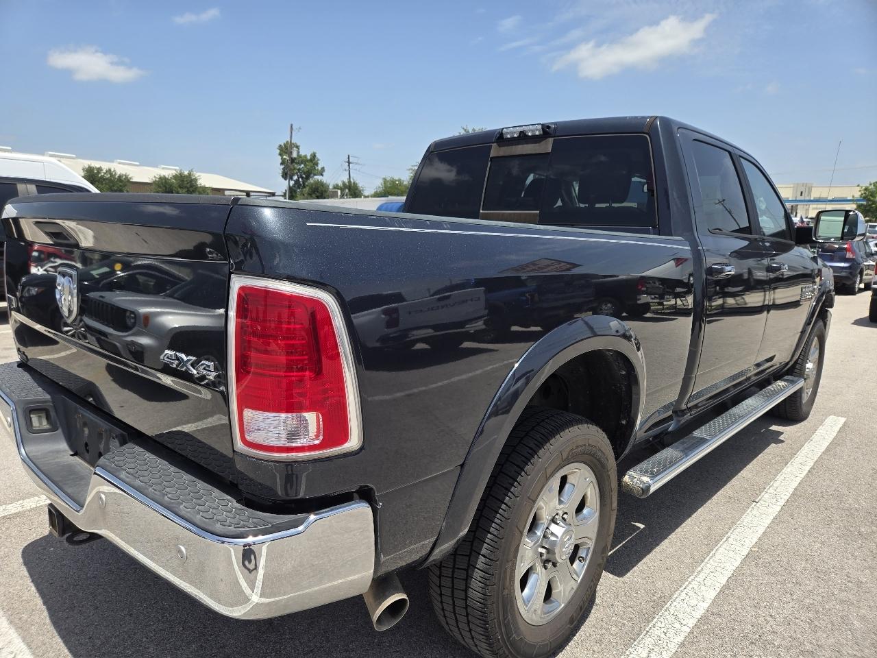 RAM 3500 Laramie 4x4 Crew Cab 6'4" Box 2018